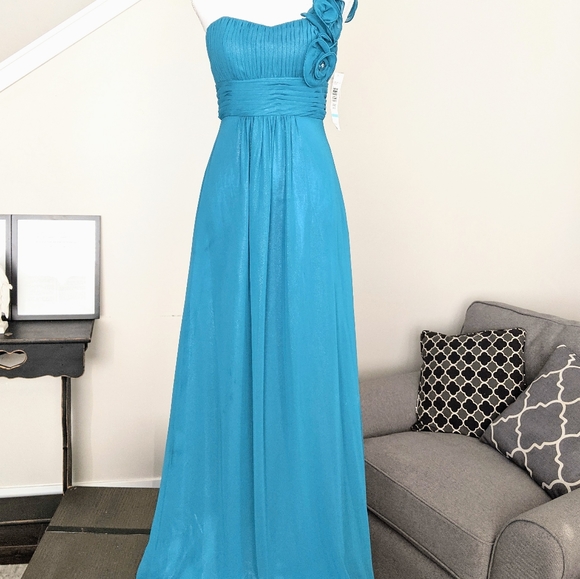 New Floor Length Formal Dress. One shoulder. - Picture 3 of 9